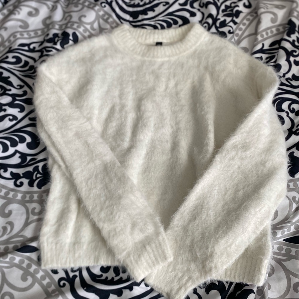 H&M Soft Cream Crew Neck Sweater